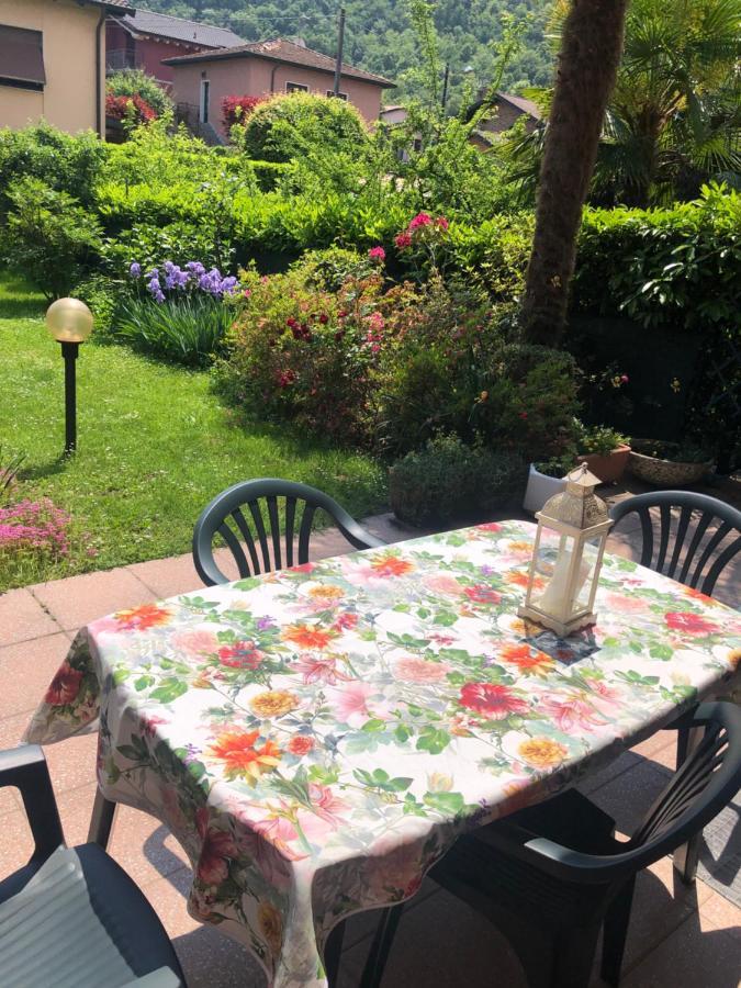 Villa Casa Tiziana à Lavena Ponte Tresa Extérieur photo