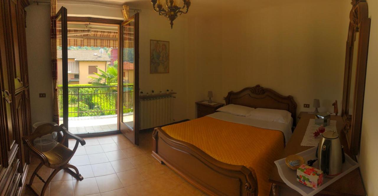 Villa Casa Tiziana à Lavena Ponte Tresa Extérieur photo