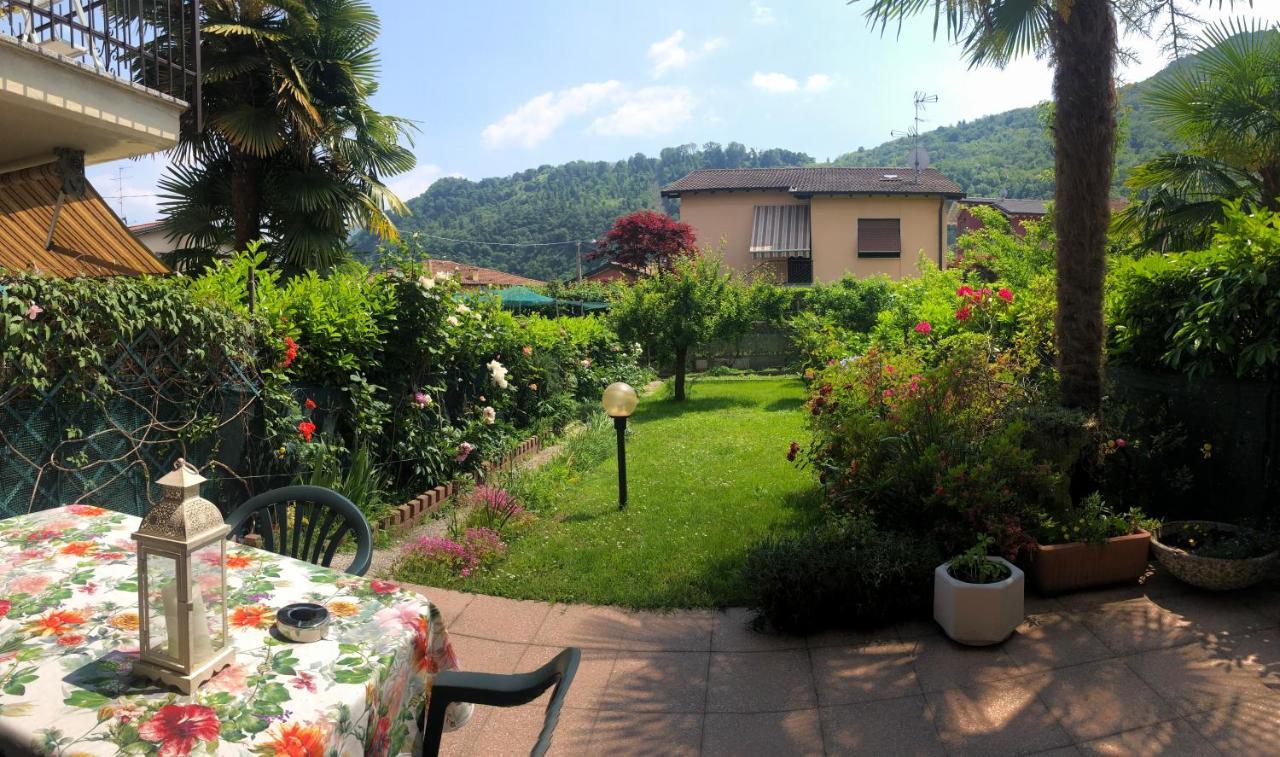 Villa Casa Tiziana à Lavena Ponte Tresa Extérieur photo